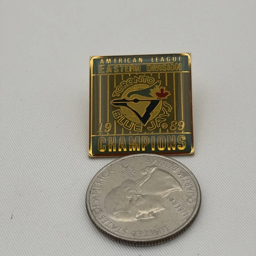 MLB Baseball 1989 Toronto Blue Jays‎ Eastern Division Champions Lapel Hat Pin
